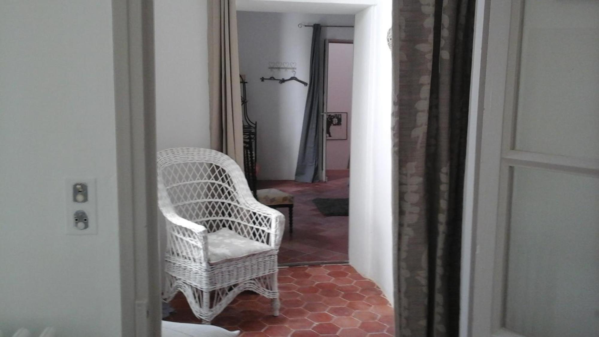 Le Presbytere Bed & Breakfast Rivesaltes Phòng bức ảnh
