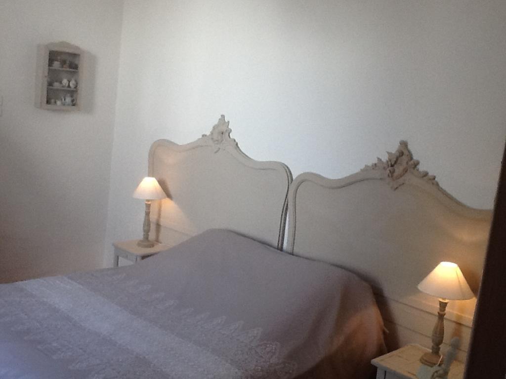 Le Presbytere Bed & Breakfast Rivesaltes Phòng bức ảnh